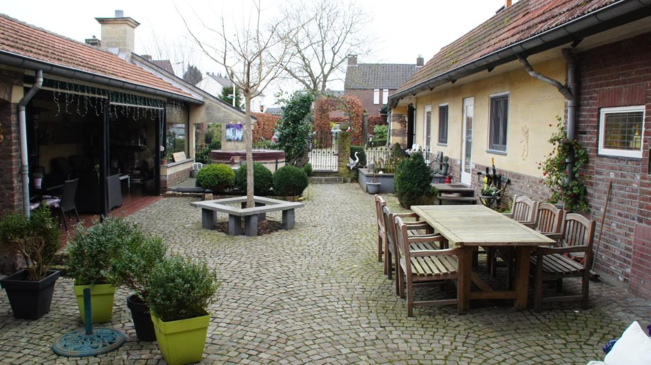 Ferrum Ferrum Valkenburg aan de Geul Esterno foto